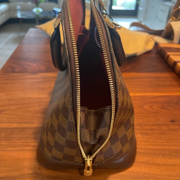 Louis Vuitton “DAMIER EBENE ALMA PM bag! Perfect condition. - Picture 3 of 10